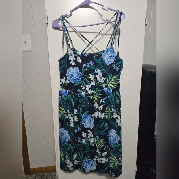 Old Navy Dresses & Skirts - Floral Spaghetti Strap Dress